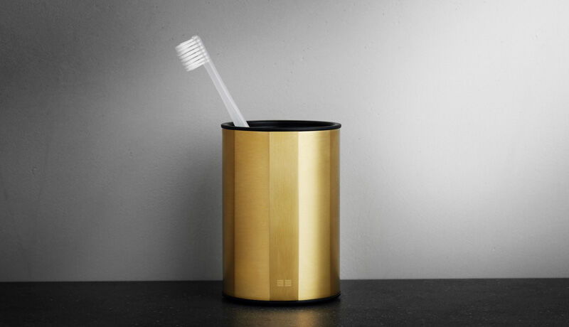 7172_774021105 Reframe, tandborsthållare, mässing